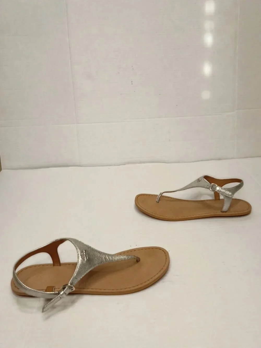 Coach Cheyanne Silver Metallic T-Strap Sandals Women's Size 8B